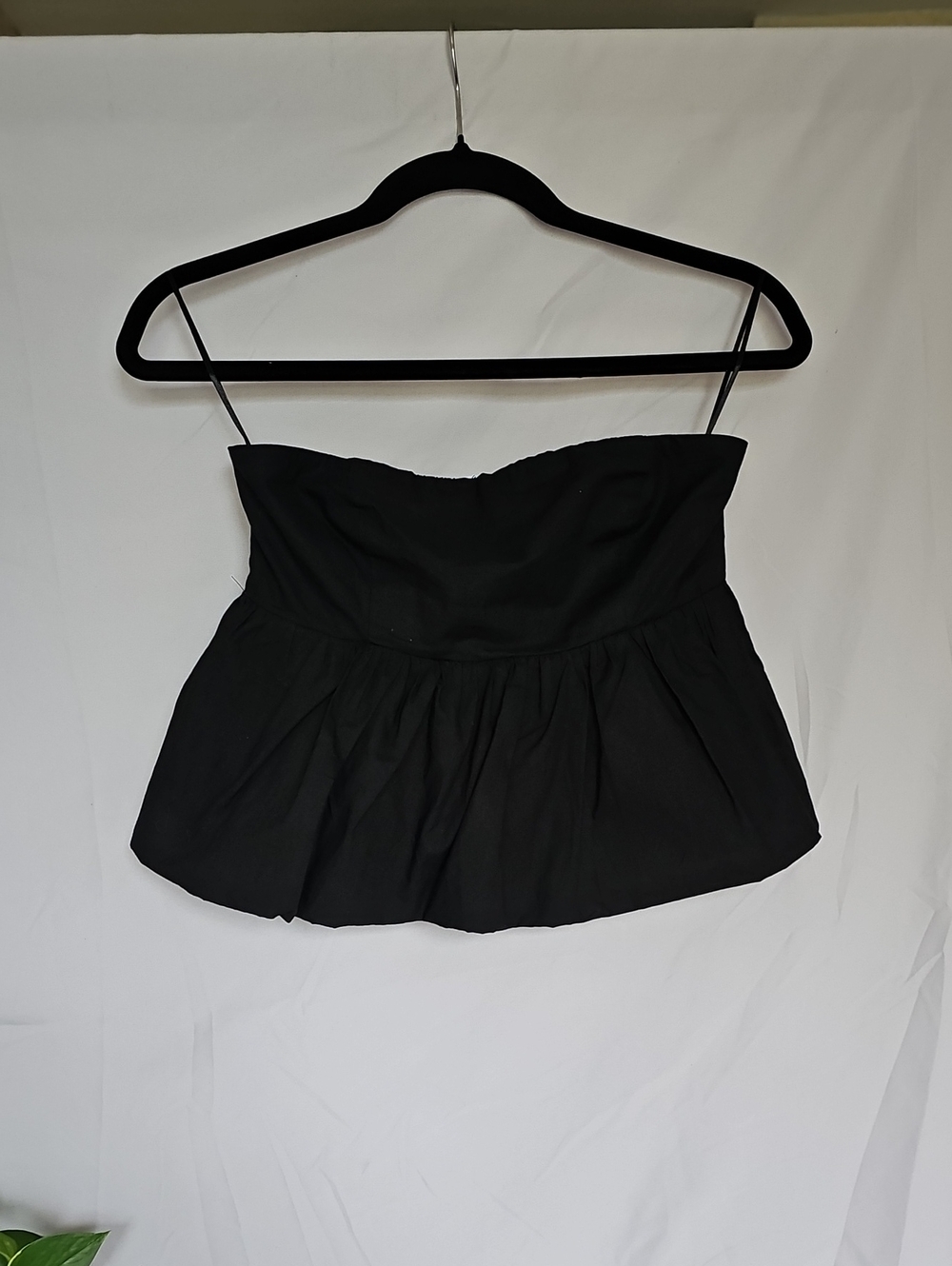 Le Lis Black Strapless Peplum Top